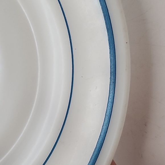 Vintage Anchor Hocking Milk Glass Plate w/ Blue 9" - Picture 6 of 6